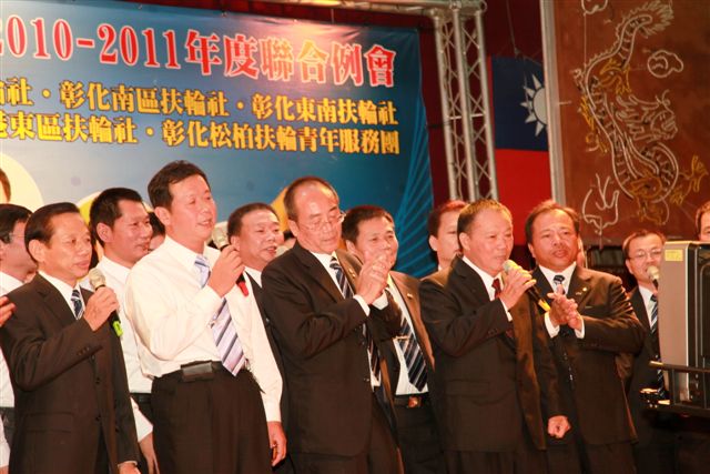 1112U_700.jpg