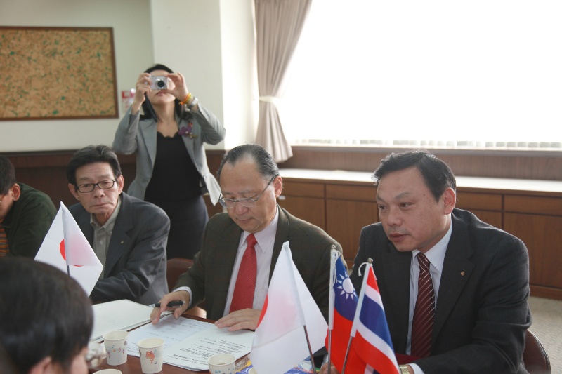 INTL018.jpg