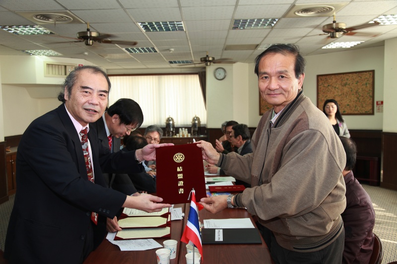 INTL054.jpg