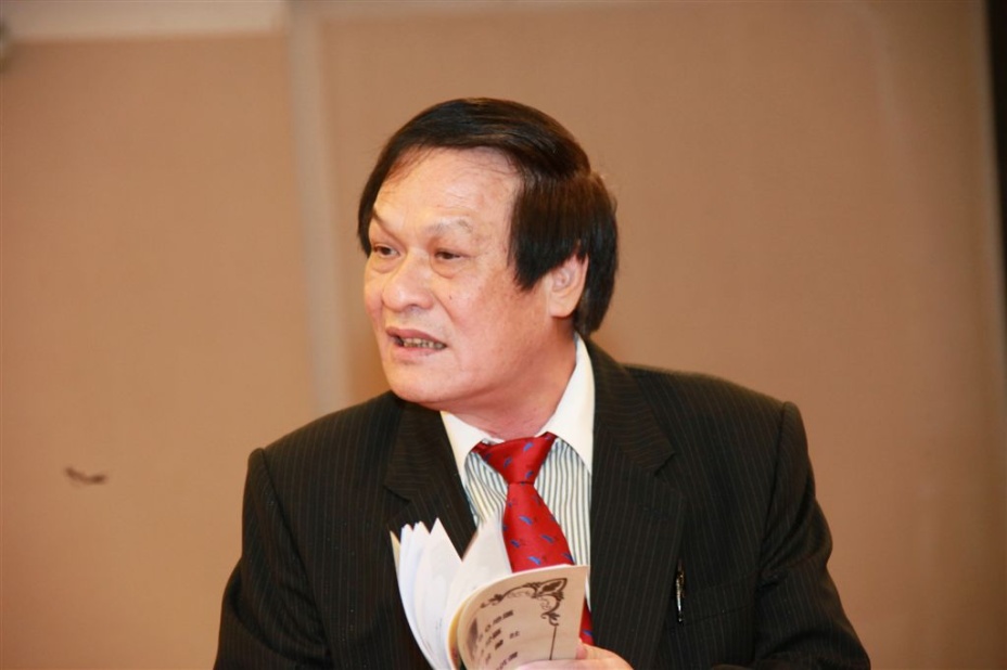 e100.jpg